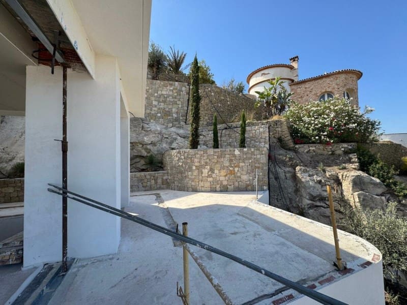 4 bedroom Villa for sale in Benissa with garage - € 3,900,000 (Ref: 9129906)