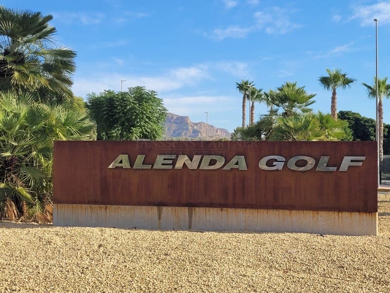 2 bedroom Apartment for sale in Monforte del Cid with pool garage - € 199,900 (Ref: 9376794)