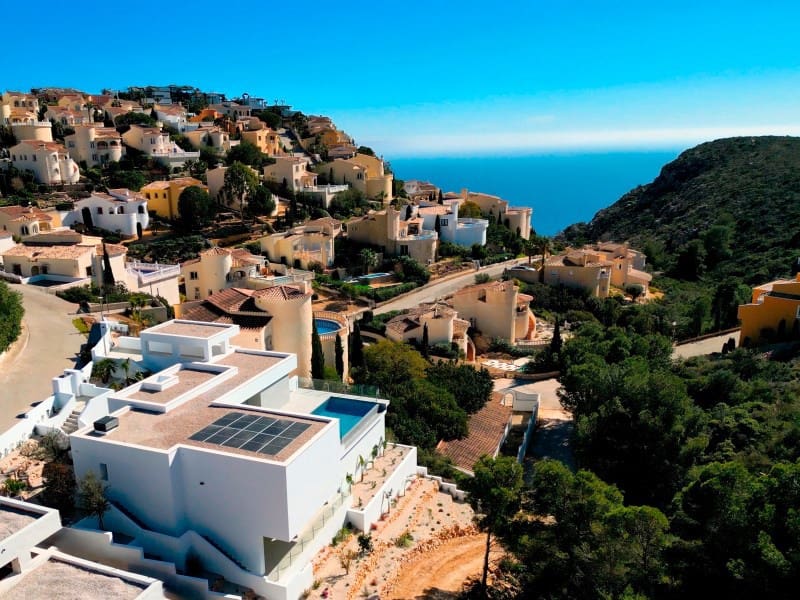 4 bedroom Villa for sale in Cumbre del Sol with pool - € 1,300,000 (Ref: 9406594)