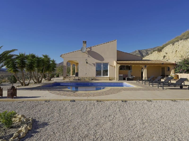 3 Zimmer Villa zu verkaufen in Hondon de las Nieves - 390.000 € (Ref: 9446701)