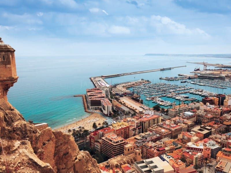 3 bedroom Apartment for rent in Alicante / Alacant city - € 6,500 (Ref: 9456481)