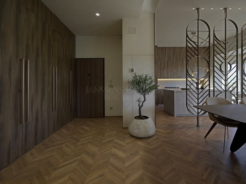 3 bedroom Apartment for sale in Alicante / Alacant city - € 2,700,000 (Ref: 9456482)