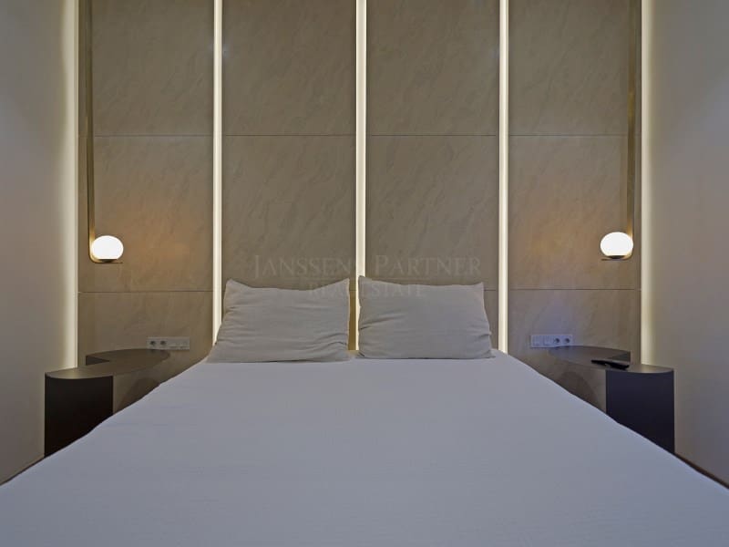 3 bedroom Apartment for sale in Alicante / Alacant city - € 2,700,000 (Ref: 9456482)