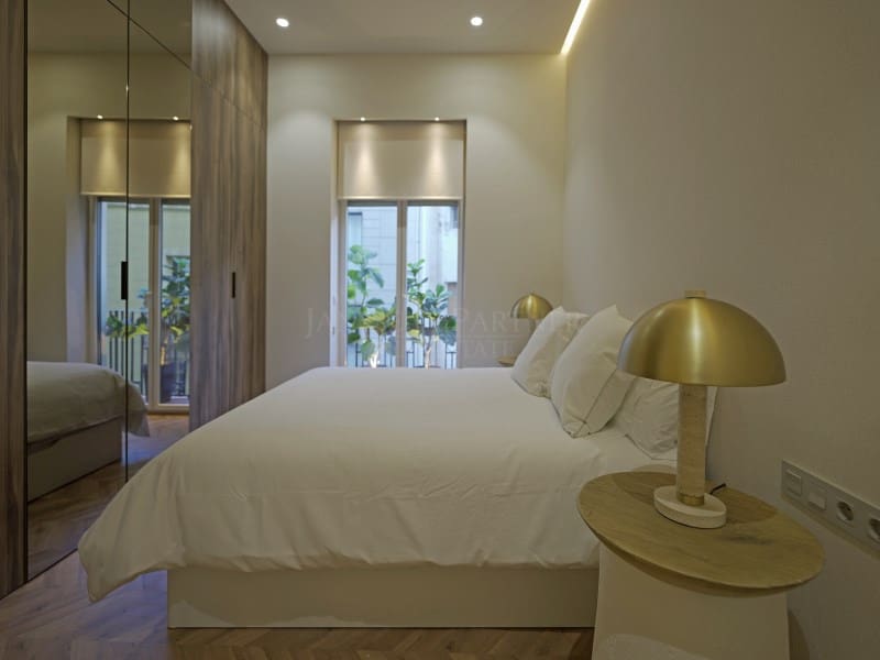 3 bedroom Apartment for sale in Alicante / Alacant city - € 2,700,000 (Ref: 9456482)