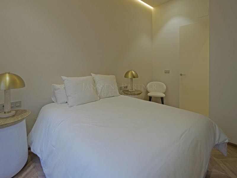 3 bedroom Apartment for sale in Alicante / Alacant city - € 2,700,000 (Ref: 9456482)