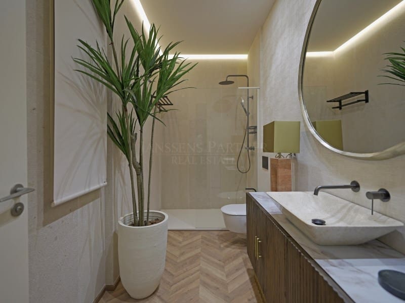 3 bedroom Apartment for sale in Alicante / Alacant city - € 2,700,000 (Ref: 9456482)