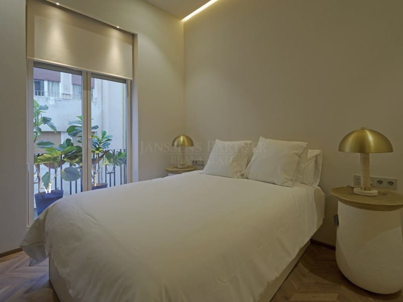 3 bedroom Apartment for sale in Alicante / Alacant city - € 2,700,000 (Ref: 9456482)