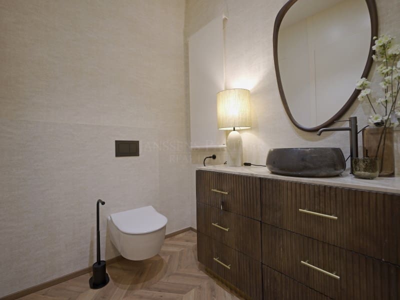 3 bedroom Apartment for sale in Alicante / Alacant city - € 2,700,000 (Ref: 9456482)