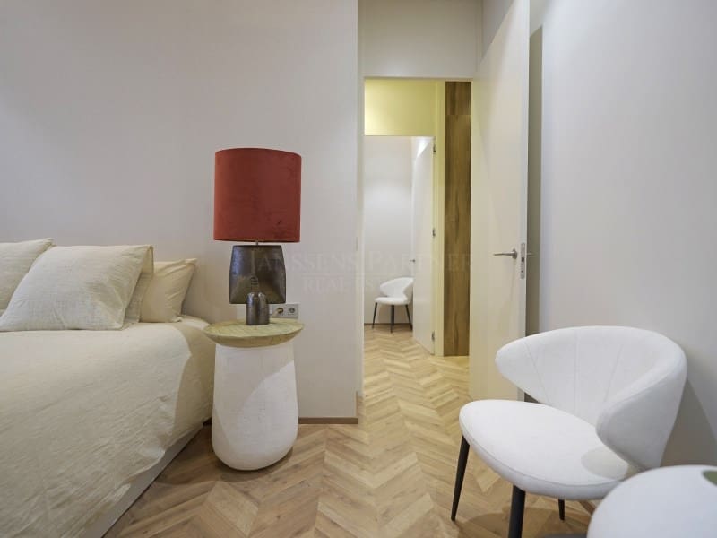 3 bedroom Apartment for sale in Alicante / Alacant city - € 2,700,000 (Ref: 9456482)