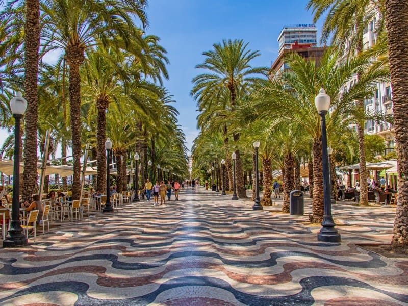 3 bedroom Apartment for sale in Alicante / Alacant city - € 2,700,000 (Ref: 9456482)