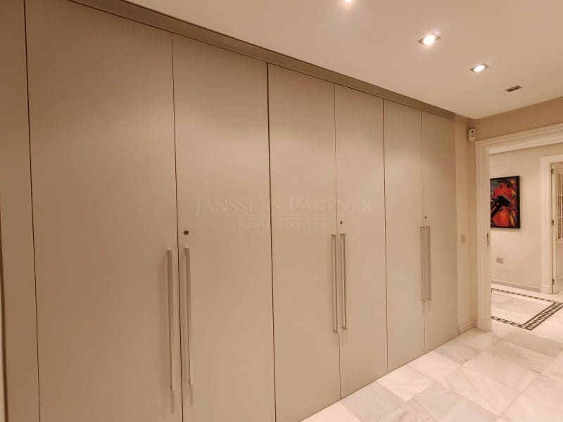 3 bedroom Apartment for sale in Altea - € 1,100,000 (Ref: 9611402)