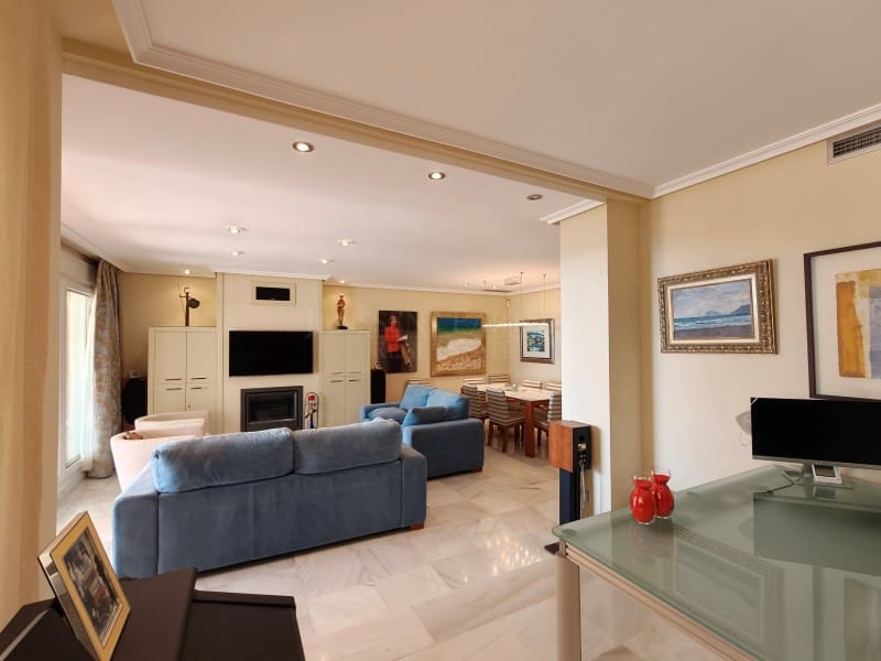 3 bedroom Apartment for sale in Altea - € 1,100,000 (Ref: 9611402)