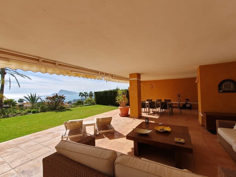 3 bedroom Apartment for sale in Altea - € 1,100,000 (Ref: 9611402)