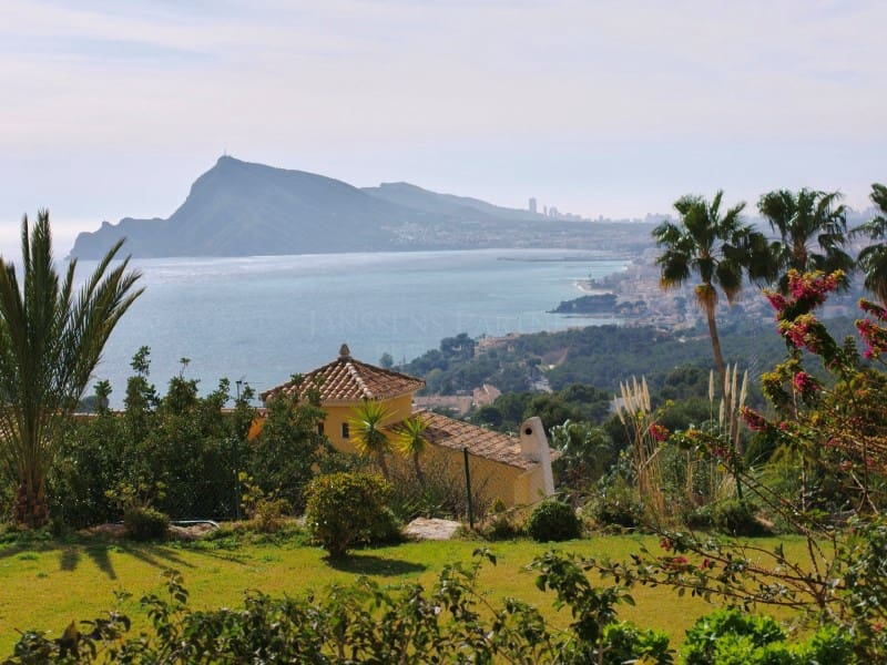 3 bedroom Apartment for sale in Altea - € 1,100,000 (Ref: 9611402)