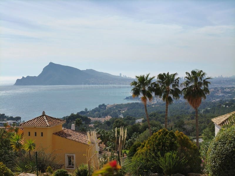 3 bedroom Apartment for sale in Altea - € 1,100,000 (Ref: 9611402)