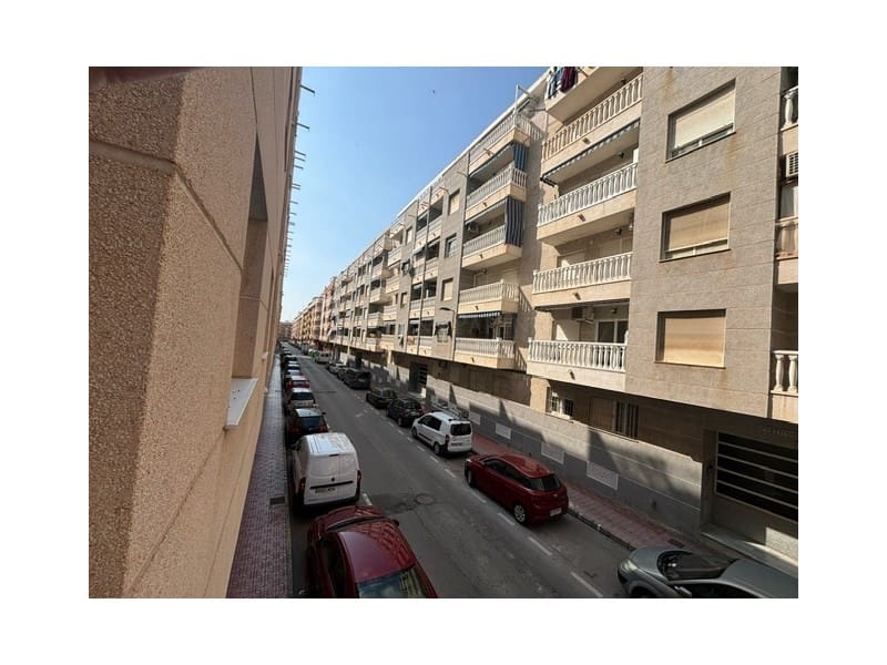 2 makuuhuone Huoneisto myytävänä paikassa Torrevieja - 130 000 € (Ref: 9714856)