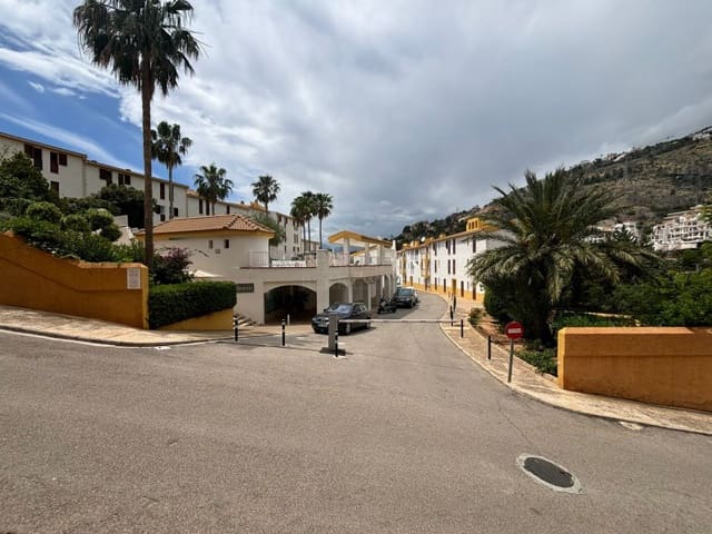 Gewerbe zu vermieten in Altea mit Pool - 850 € (Ref: 9825006)
