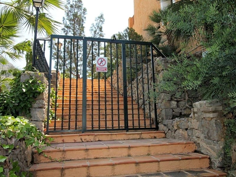 Commercial for rent in Altea with pool - € 850 (Ref: 9825006)