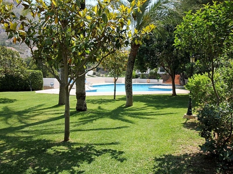 Commercial for rent in Altea with pool - € 850 (Ref: 9825006)