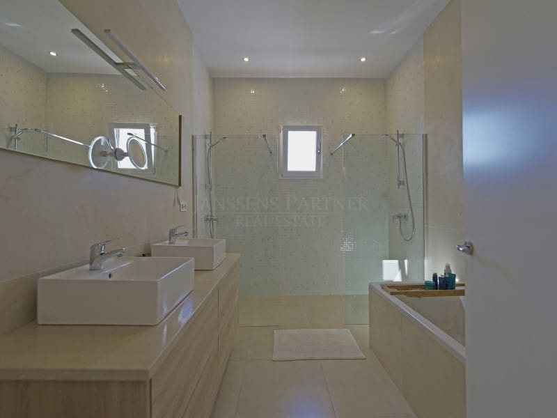 7 bedroom Villa for sale in Hondon de las Nieves - € 725,000 (Ref: 9868504)