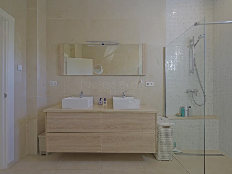 7 bedroom Villa for sale in Hondon de las Nieves - € 725,000 (Ref: 9868504)