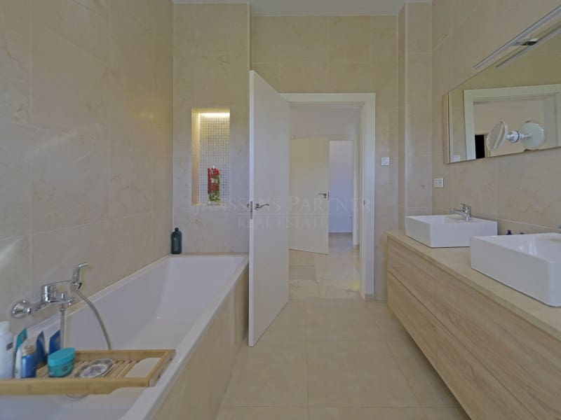 7 bedroom Villa for sale in Hondon de las Nieves - € 725,000 (Ref: 9868504)