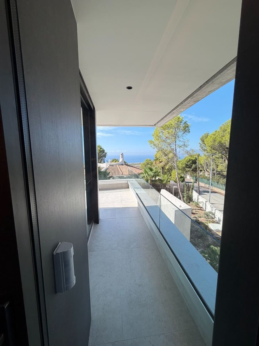4 bedroom Villa for sale in Altea with pool garage - € 2,295,000 (Ref: 10040319)