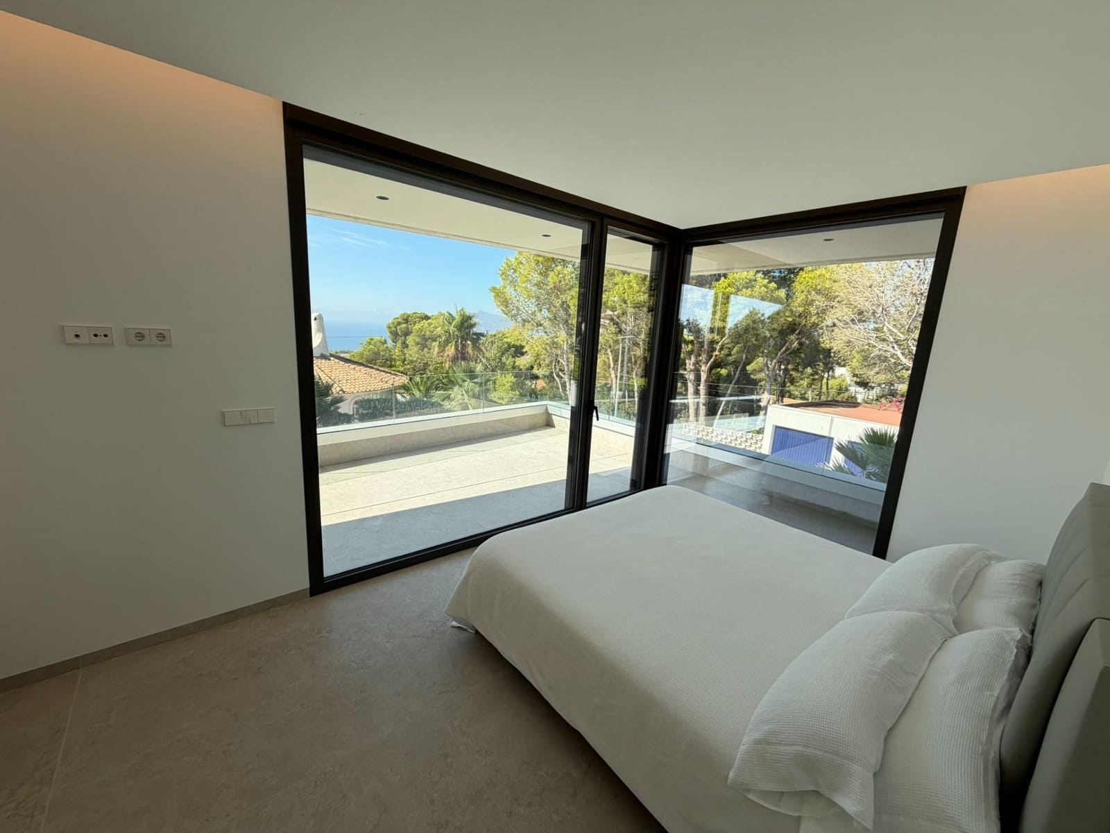 4 bedroom Villa for sale in Altea with pool garage - € 2,295,000 (Ref: 10040319)