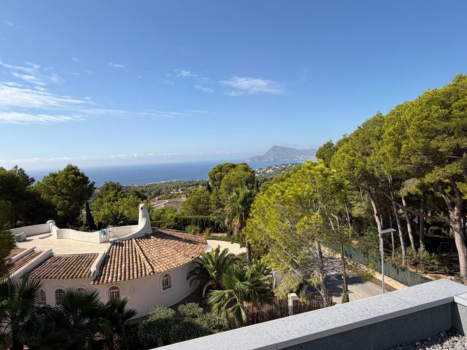 4 bedroom Villa for sale in Altea with pool garage - € 2,295,000 (Ref: 10040319)