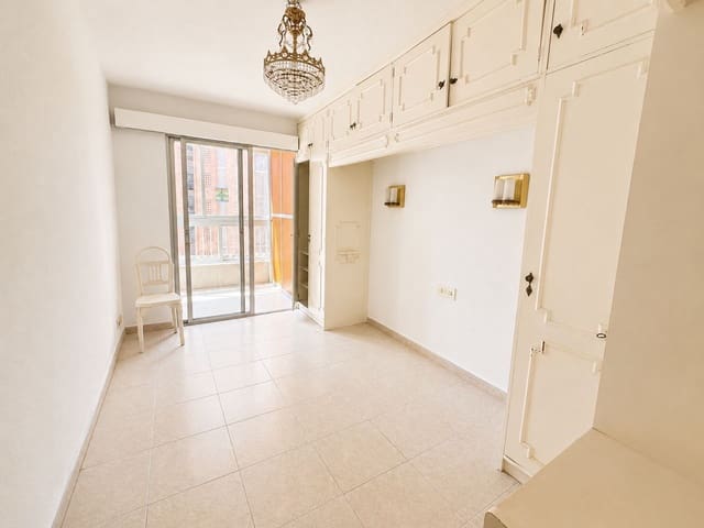 1 Zimmer Apartment zu verkaufen in Benidorm mit Pool Garage - 160.000 € (Ref: 10057962)