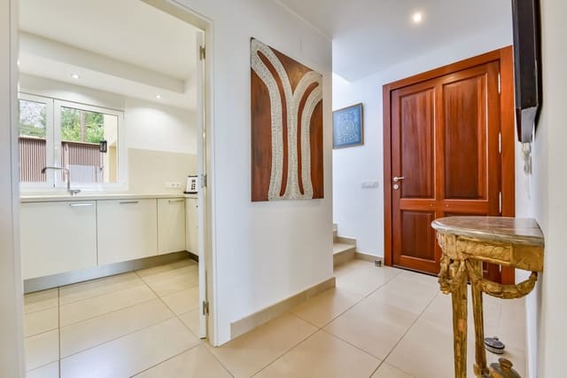 Chalet de 3 habitaciones en Altea en venta con piscina garaje - 695.000 € (Ref: 10088825)