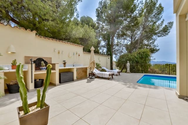 Chalet de 3 habitaciones en Altea en venta con piscina garaje - 695.000 € (Ref: 10088825)