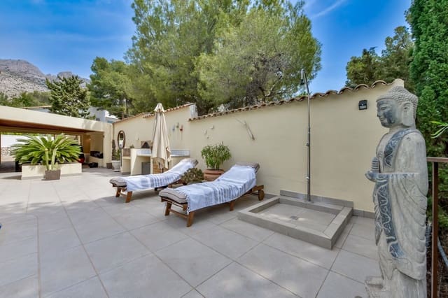 Chalet de 3 habitaciones en Altea en venta con piscina garaje - 695.000 € (Ref: 10088825)