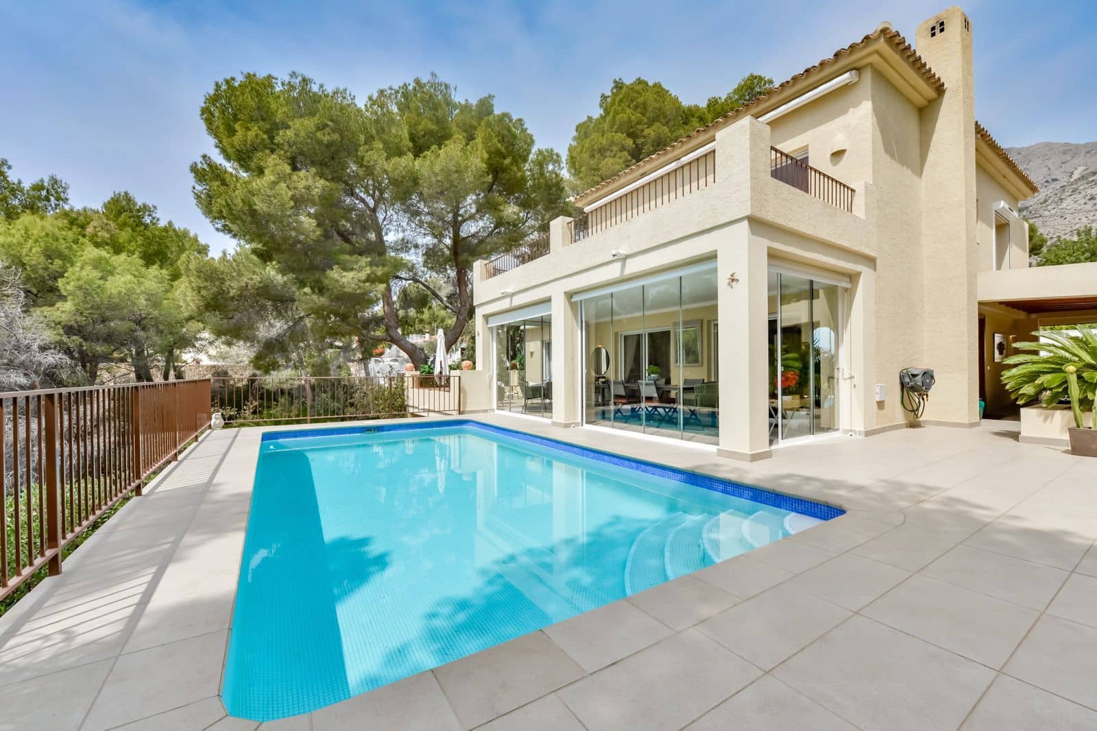 3 sovrum Villa till salu i Altea med pool garage - 695 000 € (Ref: 10088825)