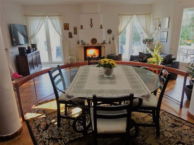 4 Zimmer Villa zu verkaufen in Altea mit Pool Garage - 525.000 € (Ref: 7353093)