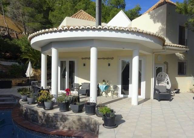 4 Zimmer Villa zu verkaufen in Altea mit Pool Garage - 525.000 € (Ref: 7353093)