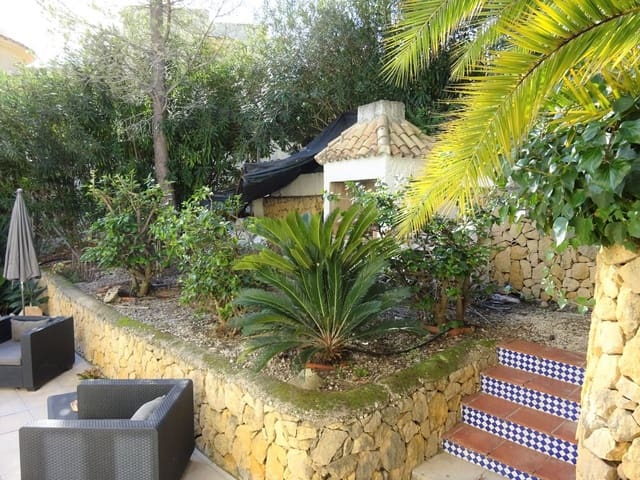 4 Zimmer Villa zu verkaufen in Altea mit Pool Garage - 525.000 € (Ref: 7353093)