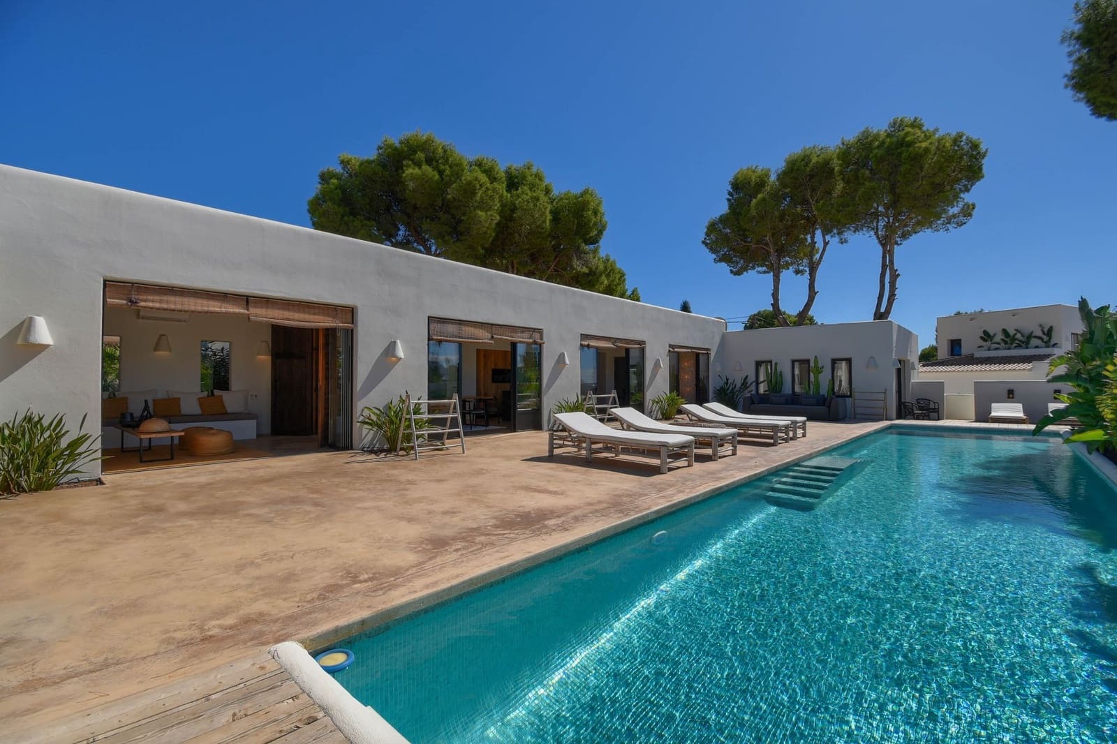 4 soveværelse Villa til salg i Moraira med swimmingpool - € 2.075.000 (Ref: 7425362)