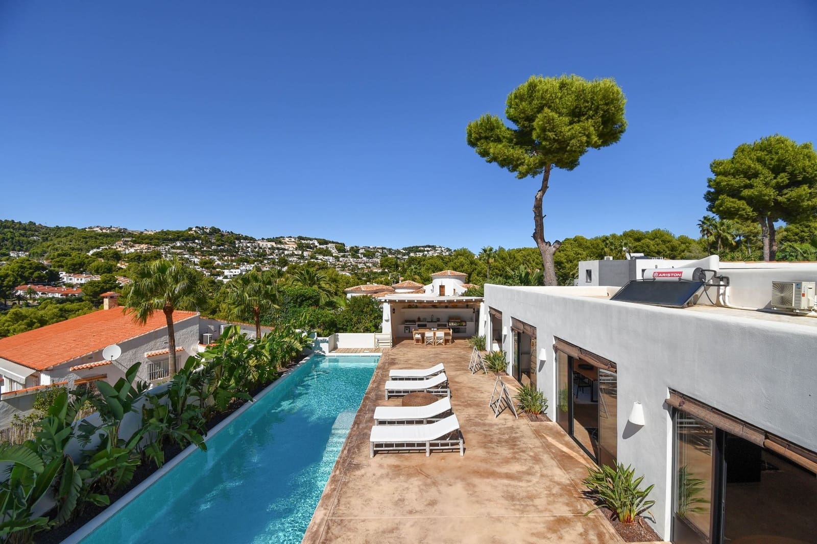 4 soveværelse Villa til salg i Moraira med swimmingpool - € 2.075.000 (Ref: 7425362)