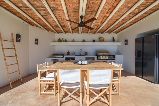 4 soveværelse Villa til salg i Moraira, Teulada-Moraira med swimmingpool - € 2.075.000 (Ref: 7425362)