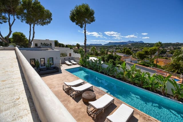 4 soveværelse Villa til salg i Moraira, Teulada-Moraira med swimmingpool - € 2.075.000 (Ref: 7425362)