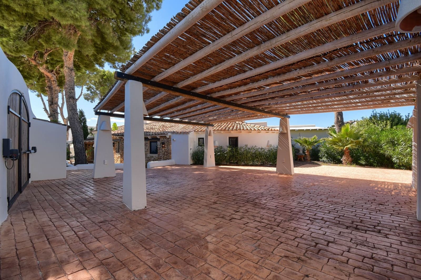 4 soveværelse Villa til salg i Moraira med swimmingpool - € 2.075.000 (Ref: 7425362)