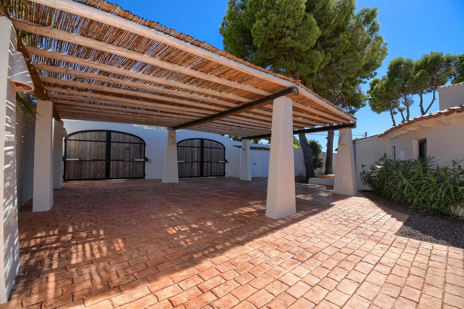 4 soveværelse Villa til salg i Moraira med swimmingpool - € 2.075.000 (Ref: 7425362)