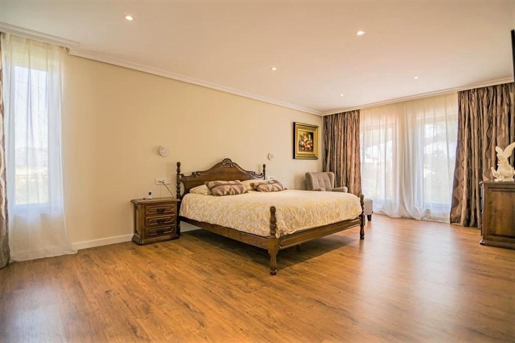 4 makuuhuone Huvila myytävänä paikassa Albir mukana uima-altaan 
autotalli - 1 290 000 € (Ref: 7460104)