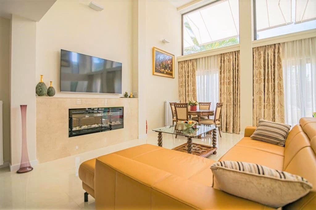 4 makuuhuone Huvila myytävänä paikassa Albir mukana uima-altaan 
autotalli - 1 290 000 € (Ref: 7460104)