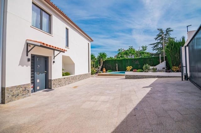 4 makuuhuone Huvila myytävänä paikassa Albir, Alfaz del Pi / L'Alfàs del Pi mukana uima-altaan 
autotalli - 1 290 000 € (Ref: 7460104)