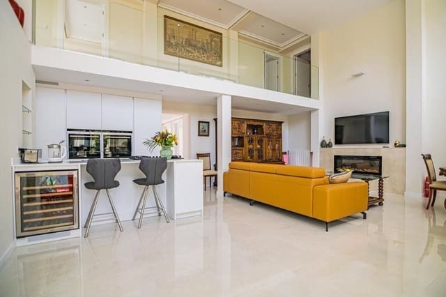 4 makuuhuone Huvila myytävänä paikassa Albir, Alfaz del Pi / L'Alfàs del Pi mukana uima-altaan 
autotalli - 1 290 000 € (Ref: 7460104)