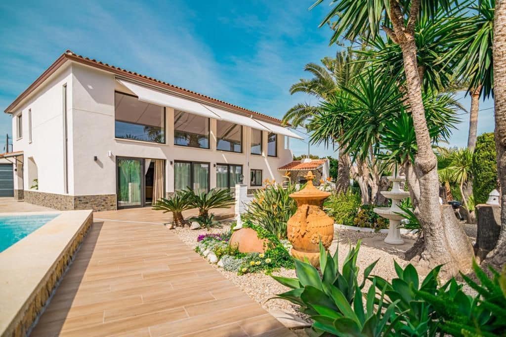 4 makuuhuone Huvila myytävänä paikassa Albir mukana uima-altaan 
autotalli - 1 290 000 € (Ref: 7460104)