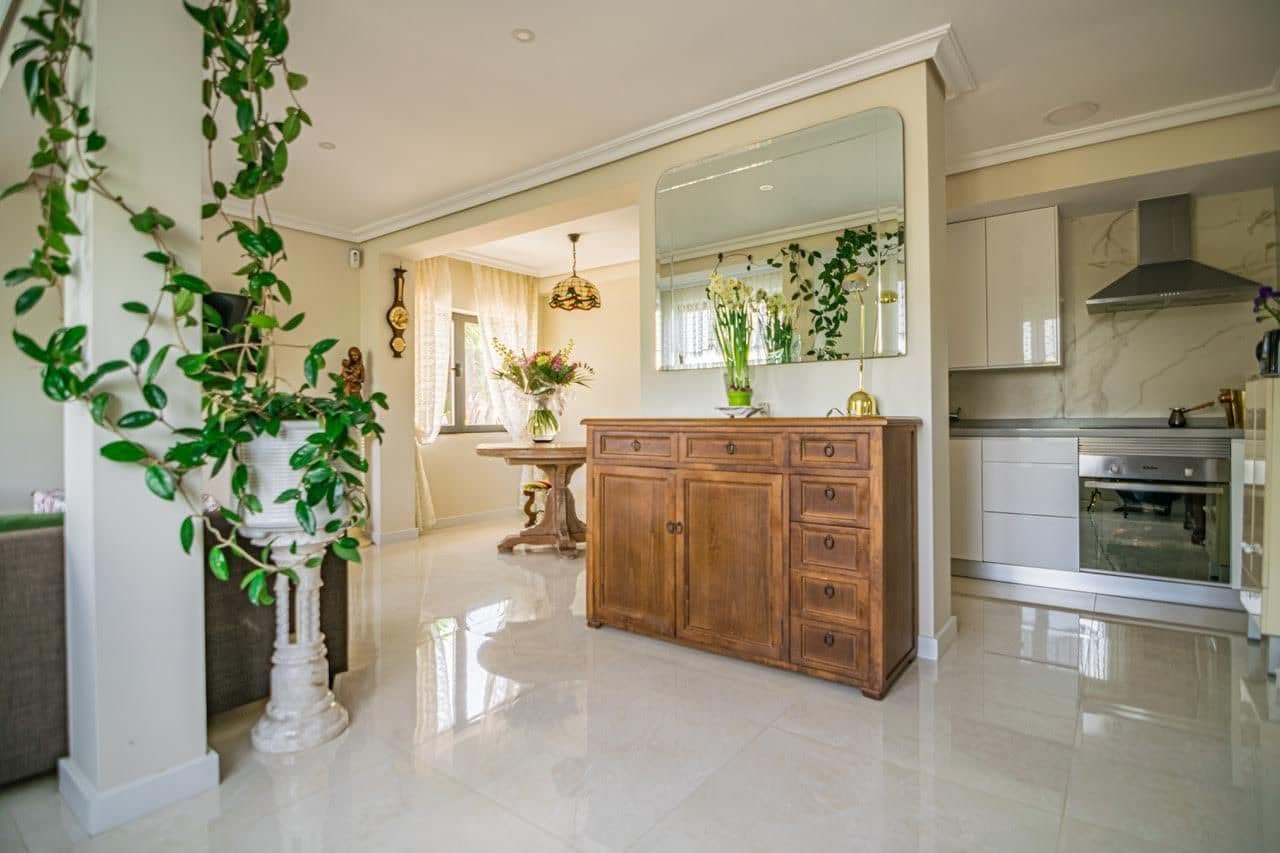 4 makuuhuone Huvila myytävänä paikassa Albir mukana uima-altaan 
autotalli - 1 290 000 € (Ref: 7460104)