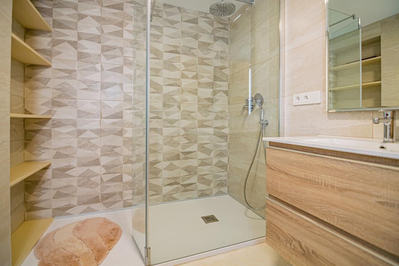 4 makuuhuone Huvila myytävänä paikassa Albir mukana uima-altaan 
autotalli - 1 290 000 € (Ref: 7460104)